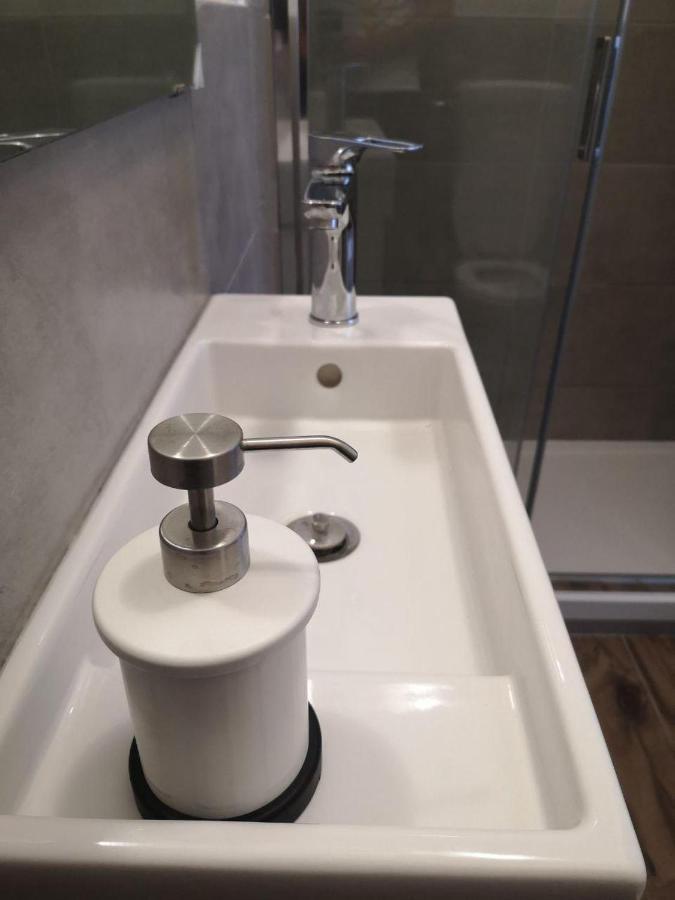 Camera E Bagno Privato A 3 Minuti Dalla Stazione Bologna Exterior photo